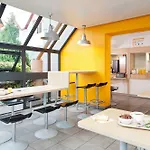 Hotell Hotelf1 Annecy *