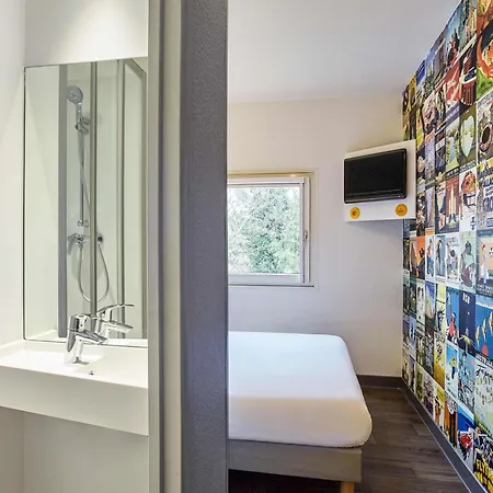 Hotelf1 Annecy Hotel Argonay