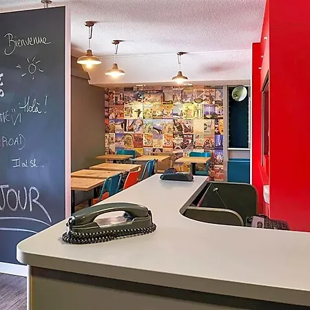 Hotelf1 Annecy Otel *